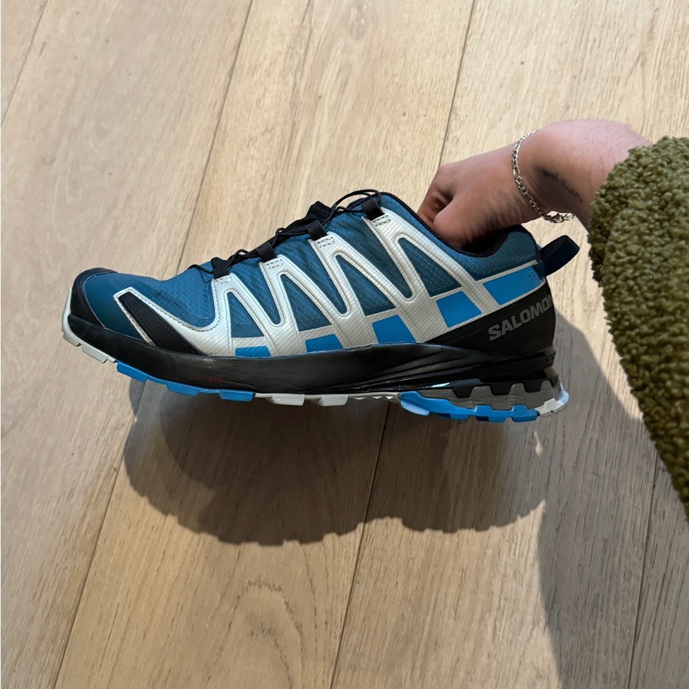 Never worn outside ! Salomon XA PRO 3D V9 GORE-TEX